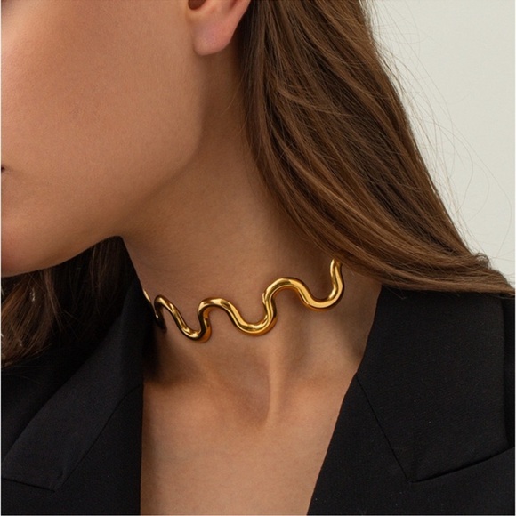 18K Gold Plated Wavy Choker Necklace*Wave Chain*Minimalist Choker adjustable - Picture 4 of 6